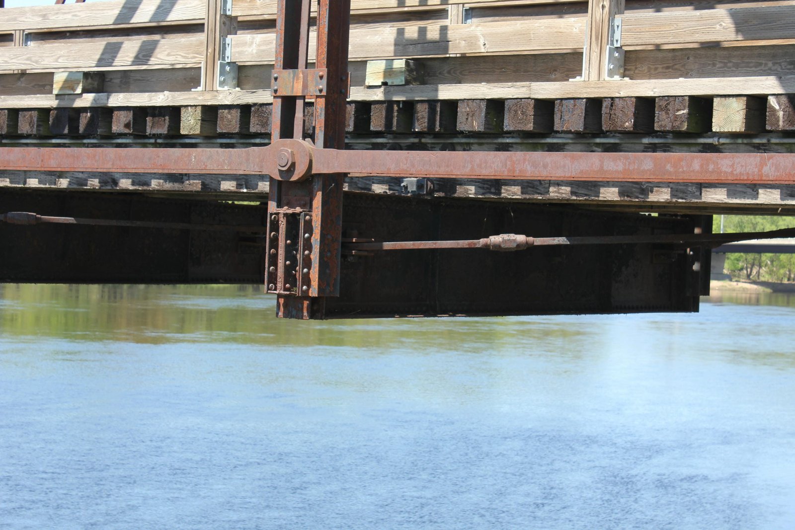 Floorbeam, east span